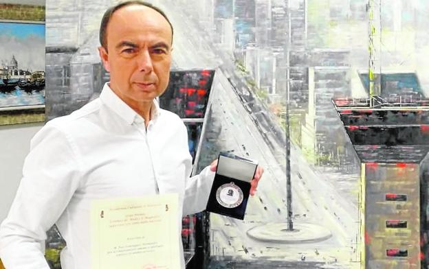 José Domínguez recibe el premio Lorenzo de Medici