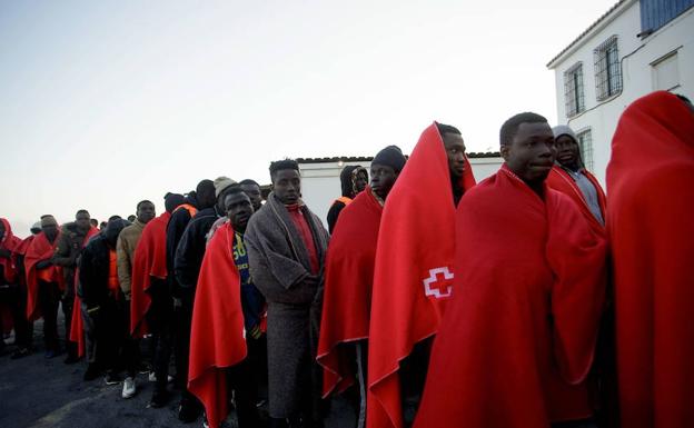 Las pateras 'no pasan' por el Ayuntamiento