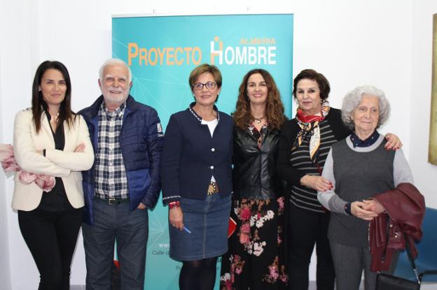 Valverde visita Proyecto Hombre para recoger las necesidades de los usuarios y familiares