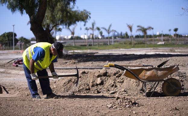 Crear puestos de trabajo en la tierra y en el mar de Motril