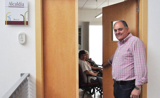 El alcalde de Huétor Tájar, el más votado de España con el 79,04% de los votos