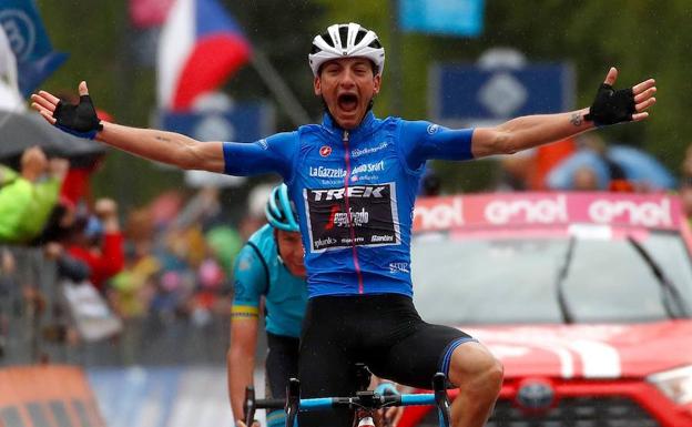 Carapaz saca más tiempo a Roglic y se acerca a la conquista del Giro