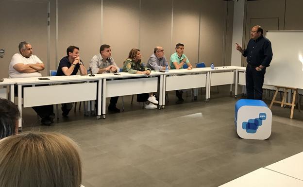 El PP crea una comisión para «iniciar negociaciones» por la alcaldía de Granada