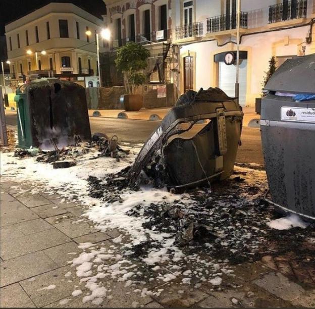 Casi 12 contenedores quemados por mes este año en Almería