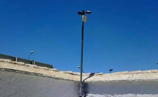 Vegas del Genil instala cámaras en su cementerio para evitar actos vandálicos y robos de flores
