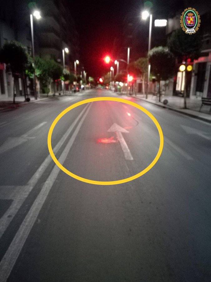 Multado por orinar en mitad de la Avenida de Madrid en Jaén