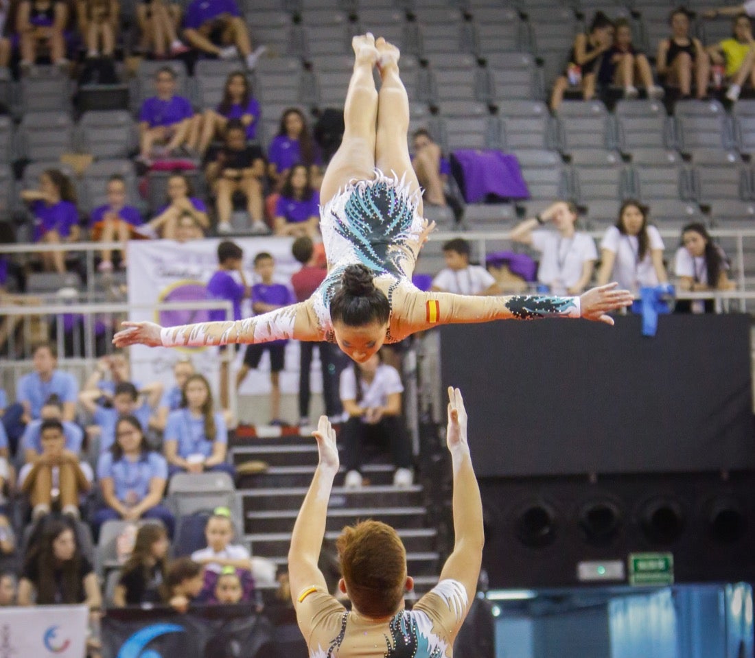 Las increíbles piruetas de los gimnastas en el Open Internacional de Gimnasia Acrobática celebrado en Granada