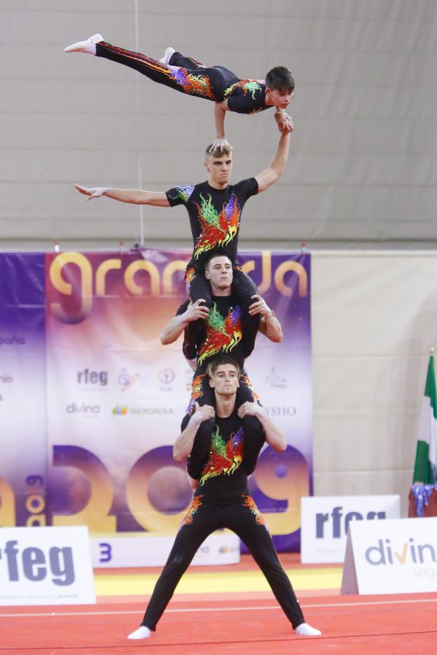 El Acróbatos corona a tres campeones de España en sus filas