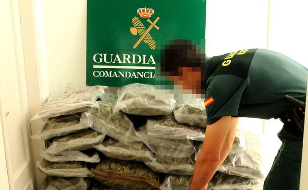 Detenido con 43 kilos de marihuana en la A-4, a la altura de Guarromán