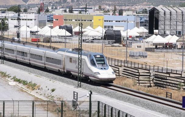 Satisfacción a medias entre los partidos políticos granadinos por el anuncio de la llegada del AVE