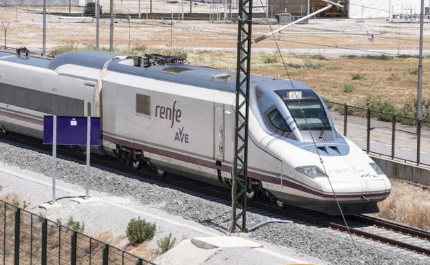 Los empresarios critican la escasez de frecuencias con Madrid y Barcelona