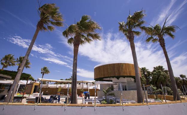 Expedientan al chiringuito Oleaje de Motril por acometer obras para intentar abrir este verano