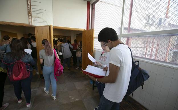 Más de 6.100 estudiantes se han matriculado para la selectividad en la UGR