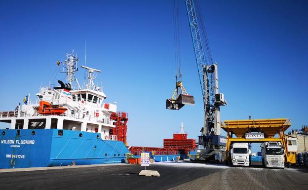 Desmantelada una red internacional de tráfico de cocaína que utilizaba el puerto de Almería