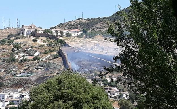 El Infoca da por controlado el incendio en San Miguel Alto