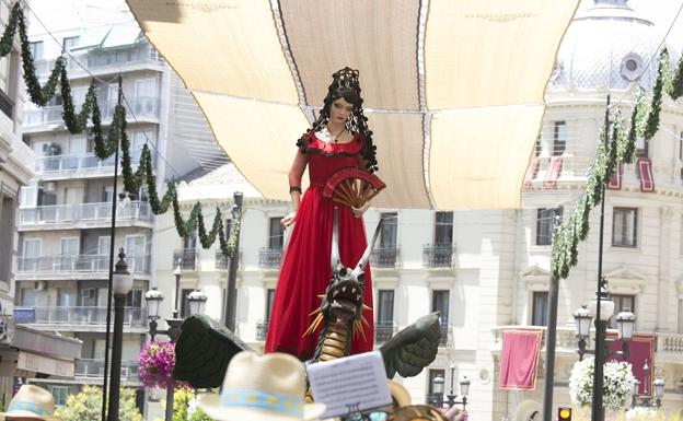 Ya se conoce quién vestirá a la Tarasca