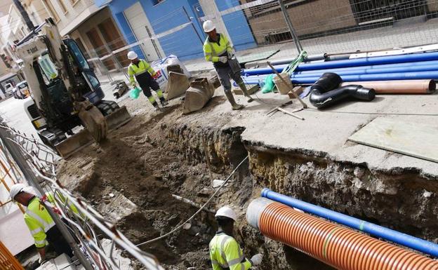 CC OO reclama que se cumpla la jornada intensiva en el sector de la construcción en Almería