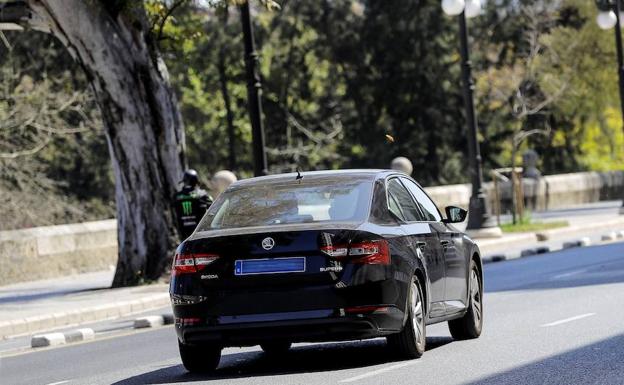 Google le declara la guerra a los taxis o VTC tramposos