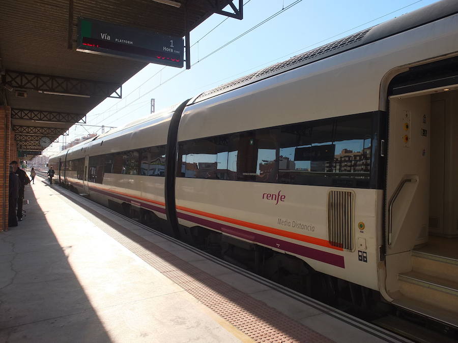 La Mesa del Ferrocarril de Almería convoca una concentración el 27