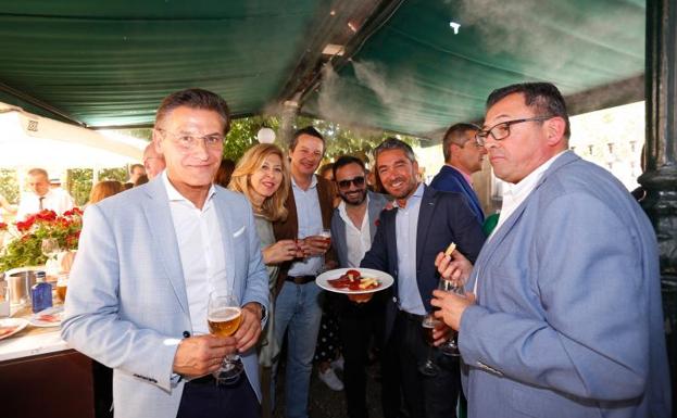 El mejor ambiente este miércoles en la caseta de IDEAL de las Titas