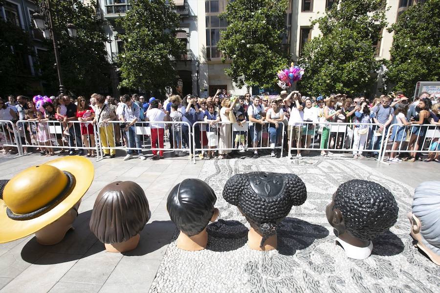 Encuéntrate en la Tarasca: así ha sido el desfile por Granada