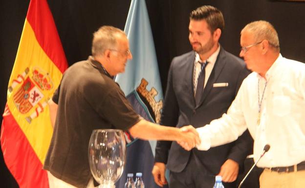 La tensión política llega a la calle en Almuñécar: insultos y acusaciones entre Benavides y Paco Morgan