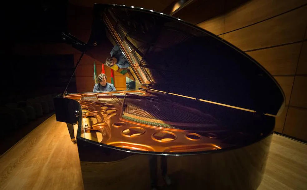 El piano 'granadino' más grande del mundo