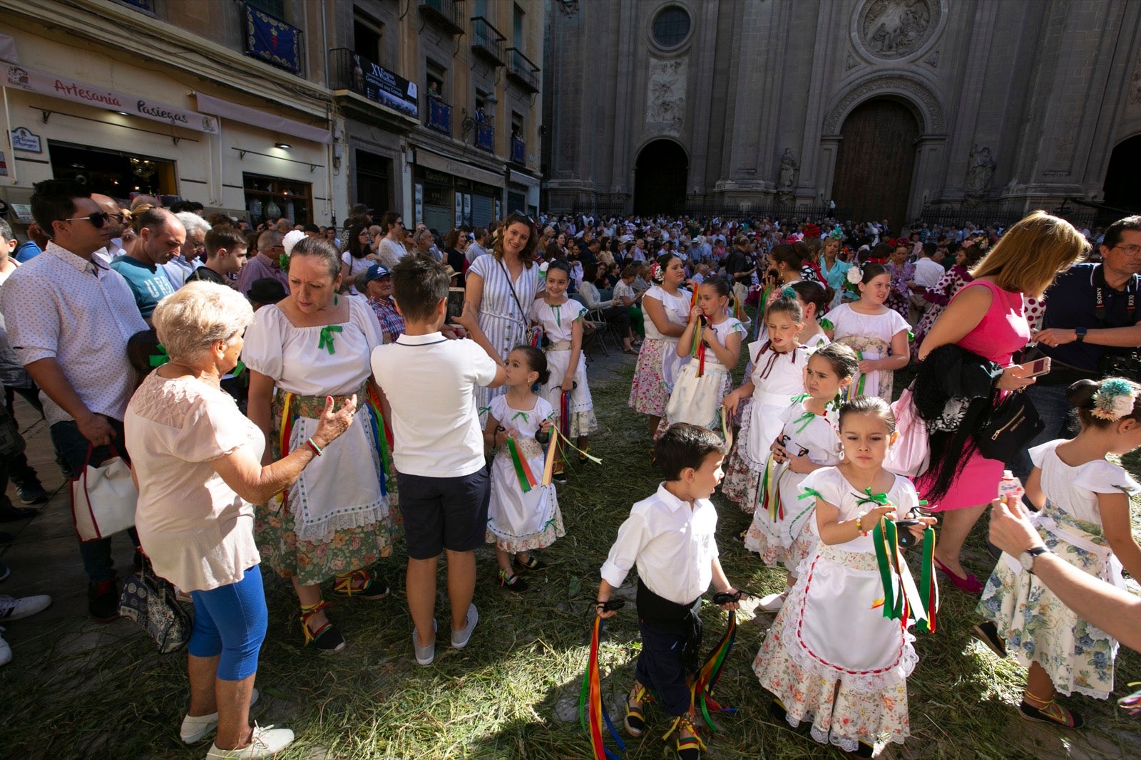 Granada se vuelve a reencontrar con la Custodia