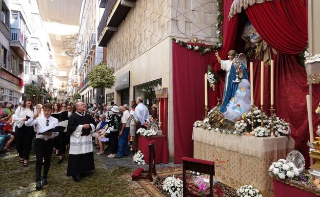 Cuatro altares acompañaron a la procesión del Corpus