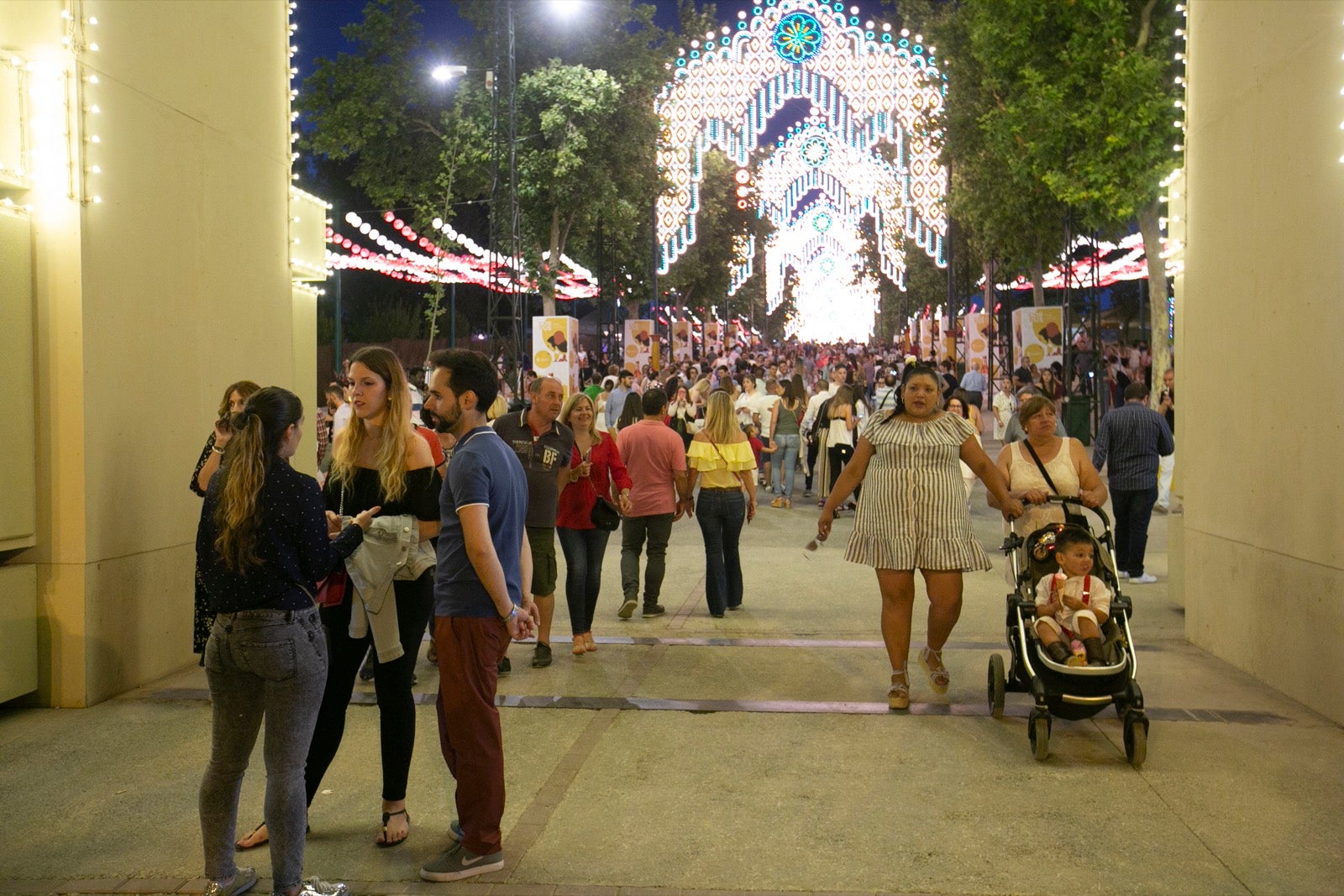 El jueves de Corpus, de bote en bote en el ferial