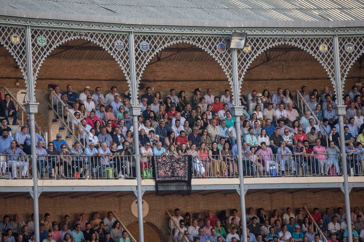 Encuéntrate en la grada de los toros del Corpus del viernes