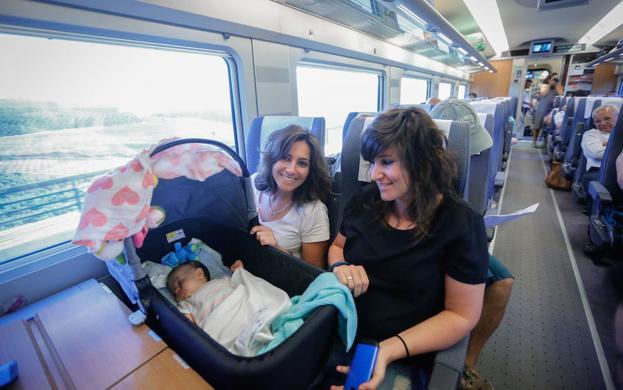 10 historias del primer viaje en AVE a Madrid