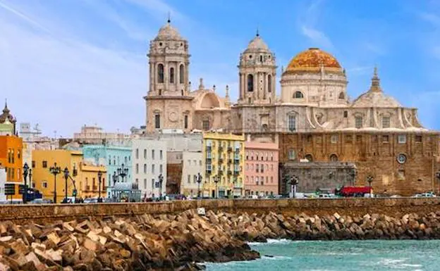 5 imprescindibles que no te puedes perder si visitas Cádiz este verano