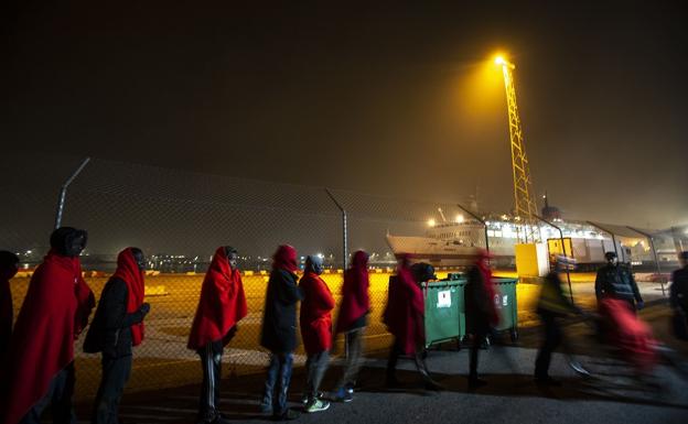Piden el cierre del CETI de Motril por una plaga de pulgas