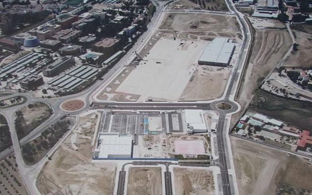 El Jaén Plaza puede abrir en septiembre, si el Ayuntamiento agiliza las licencias