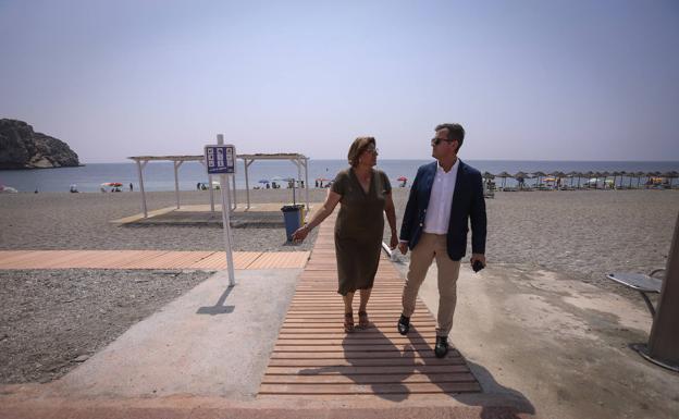 «Carchuna necesita la ayuda de Costas para poder regenar las playas y construir espigones»
