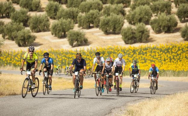 La Sierra Nevada Límite pone a prueba a 600 ciclistas