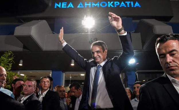 El conservador Mitsotakis conquista la mayoría absoluta en Grecia