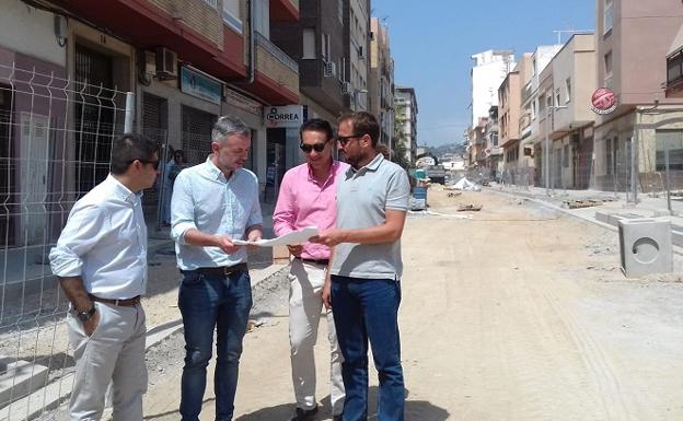 La calle Ancha de Motril estará terminada en dos semanas y el Vadillo, a final de mes