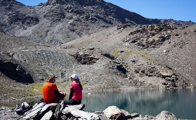 Senderos por las altas cumbres de Sierra Nevada
