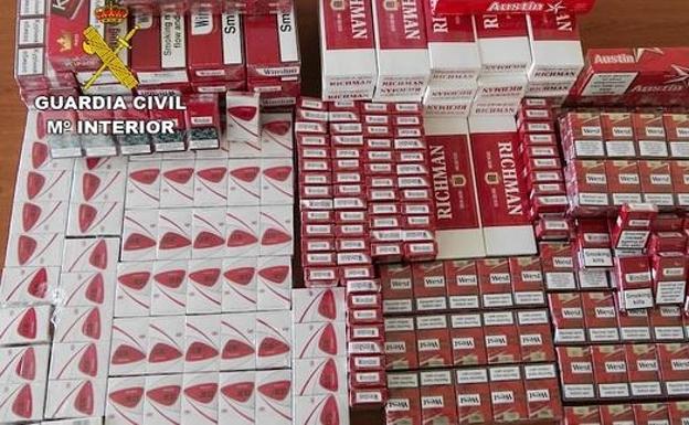 Detenido en La Carolina cuando transportaba 12.230 cajetillas de tabaco de contrabando en un furgón