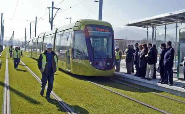 El alcalde de Jaén irá a Sevilla 'subido' en el tranvía