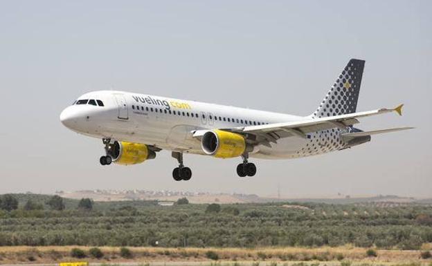 Vueling se defiende: «Sufrimos un efecto dominó de circunstancias»