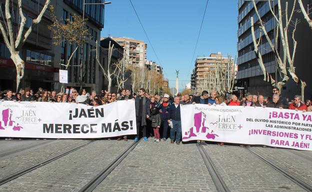 El PP y Jaén Merece Más se suman con matices a la marcha por el tren