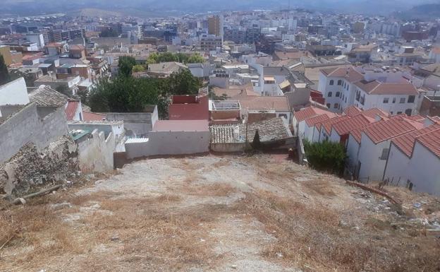 La limpieza de solares municipales se extiende a todo Jaén para evitar fuegos