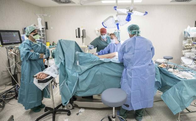 La Junta prevé más de 109 millones y 18.000 contrataciones en el plan de verano de Salud