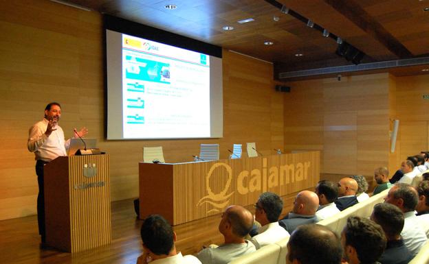 Cajamar financia instalaciones fotovoltaicas de autoconsumo a empresas y sector agroalimentario