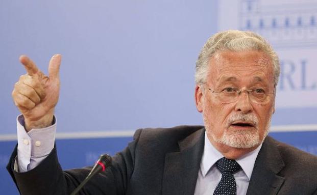 Maeztu consigue el visto bueno para continuar como Defensor con el rechazo de Vox y la abstención de Adelante