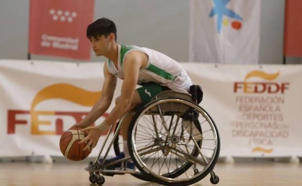 Zújar se vuelca para que Paco tenga su propia silla deportiva