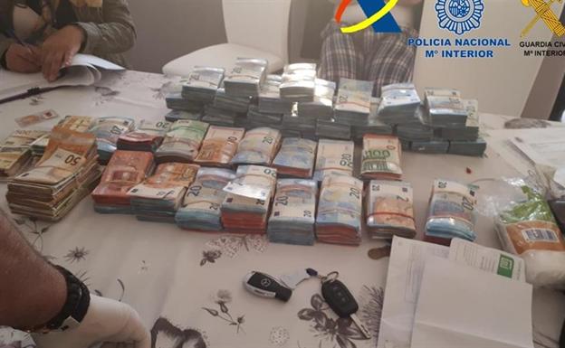 Desarticulada una organización internacional dedicada al tráfico de hachís con actuaciones en Almería y Sevilla